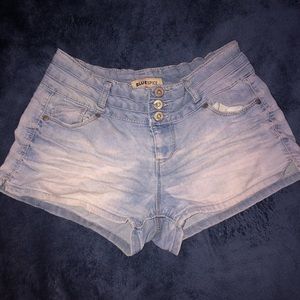 Women’s light washed denim shorts